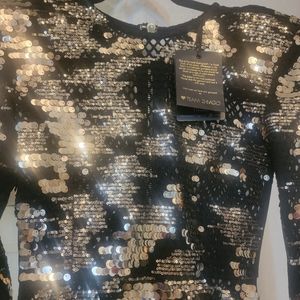 BEUTIFUL HOLIDAY  DRESS NWT FOR CHRISTMAS AND NEW YEAR OR ANY EVENT